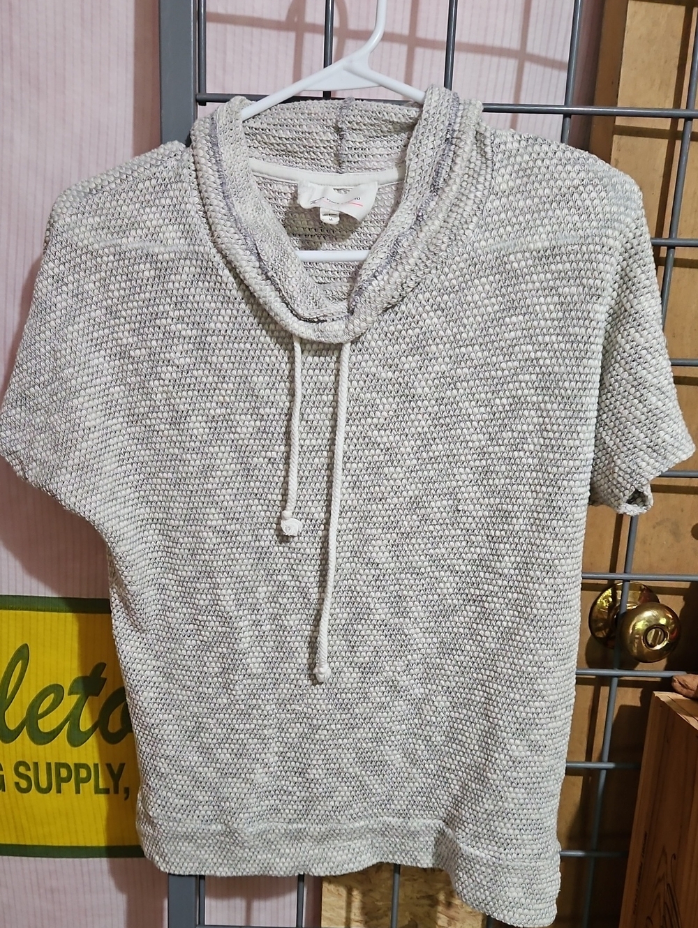Vince Camuto Light Oatmeal Short-Sleeve Textured Hoodie